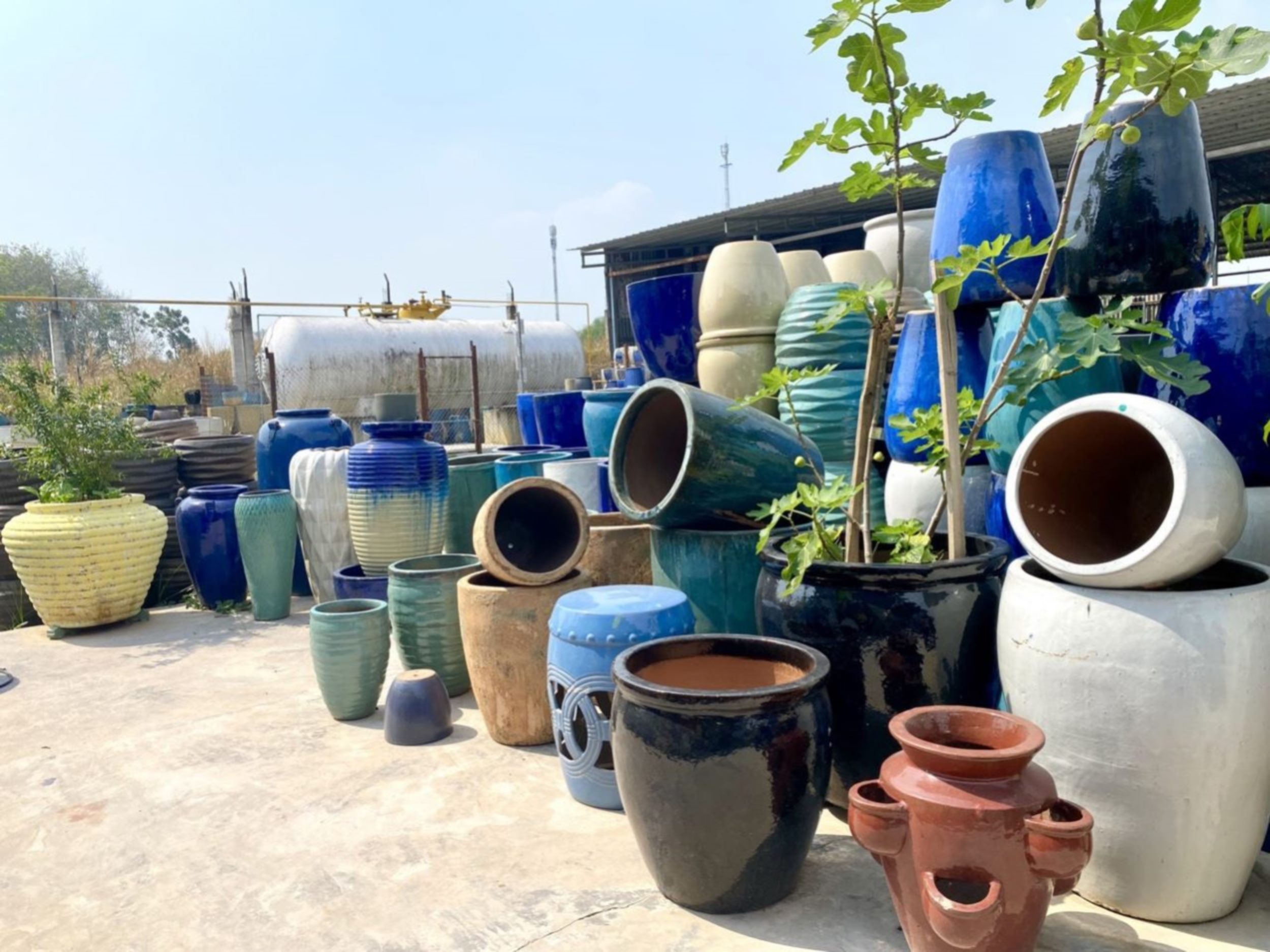 OUTDOOR POTTERY
